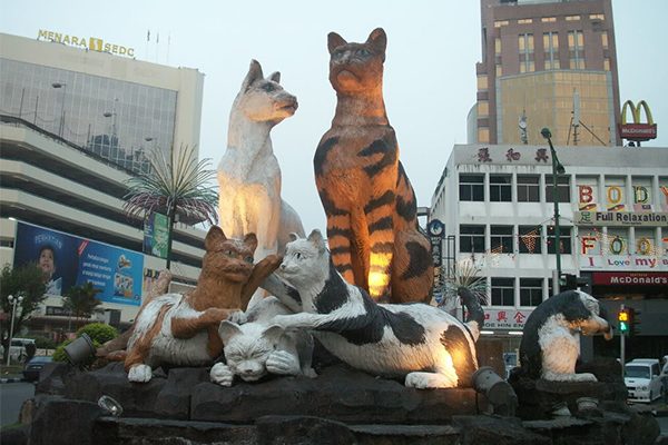 cat-statue